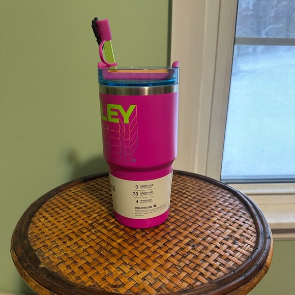 Stanley 20oz Neon Pink Reverb - Picture 4 of 6